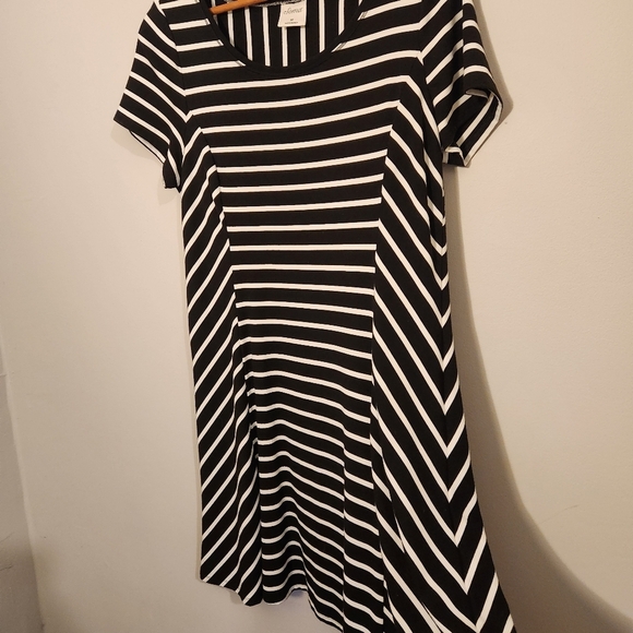 Soma Cafe Striped Black Trapeze Dress - Soft & Flowy - Your Summer Go-To! - Picture 11 of 13